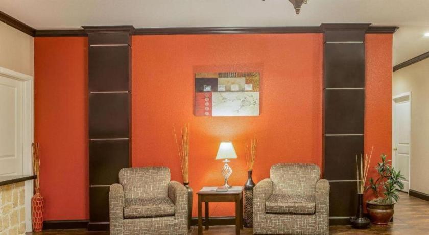 Super 8 By Wyndham Mansfield La Hotel Kültér fotó